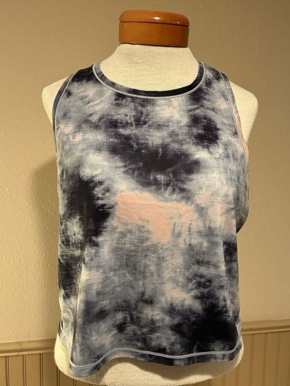 Athleta Tie Dye Tank Top Size XL Gray Pink Athletic Crop Top